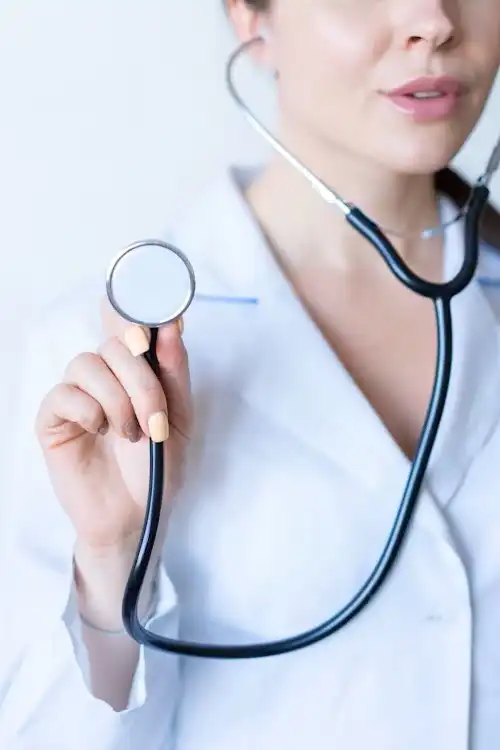 FOTO medico con stetoscopio